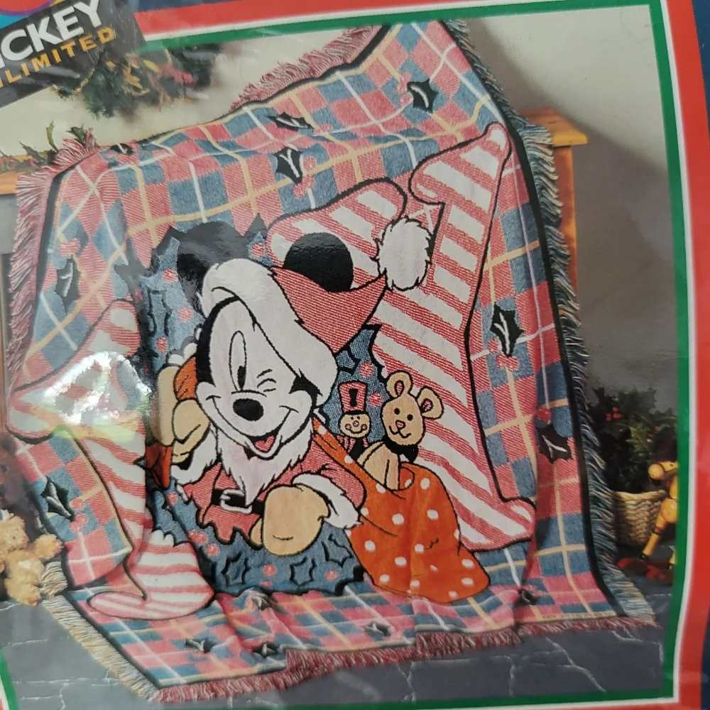 Vintage Deadstock Mickey Mouse Christmas blanket